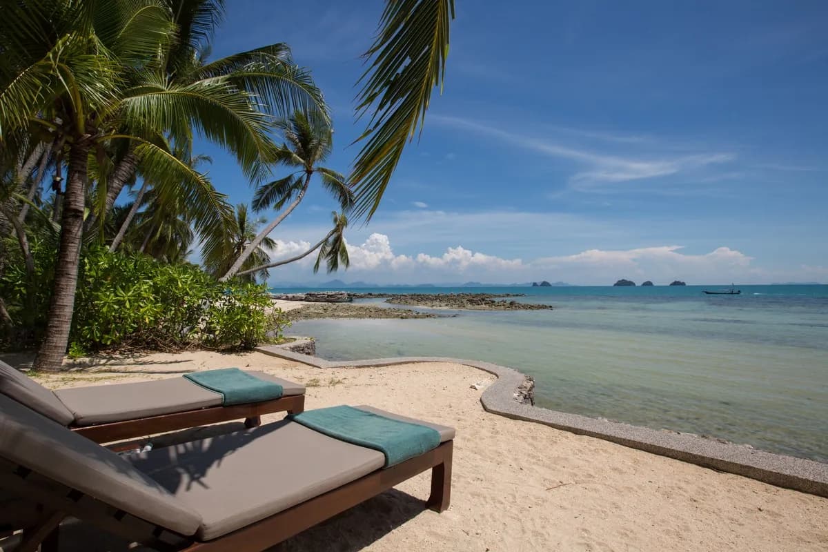 The Five Island Beach House - 4