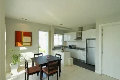 Grove Gardens 2 bed Garden Apt - 4