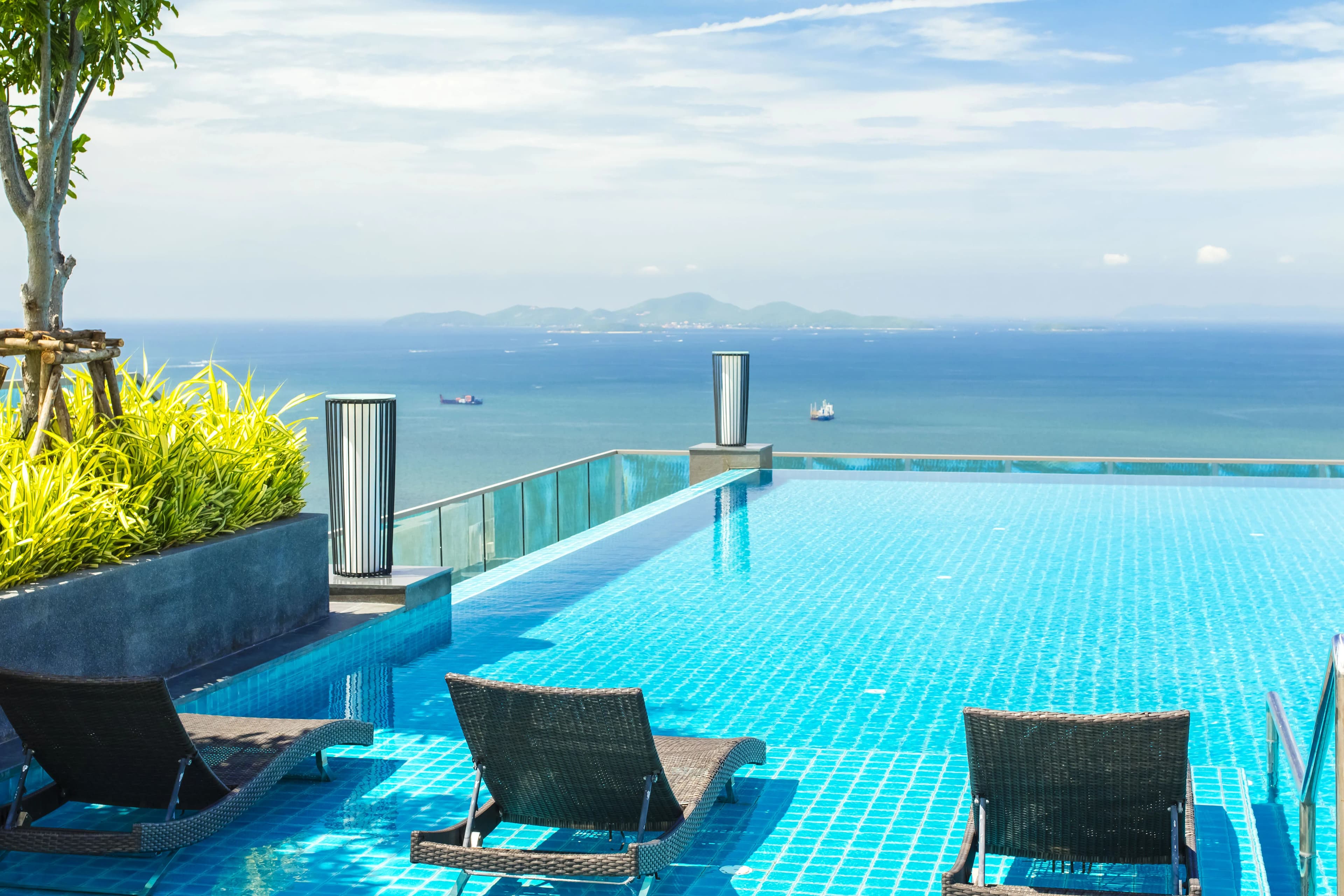 W Tower 1-bedroom 2210 - 3