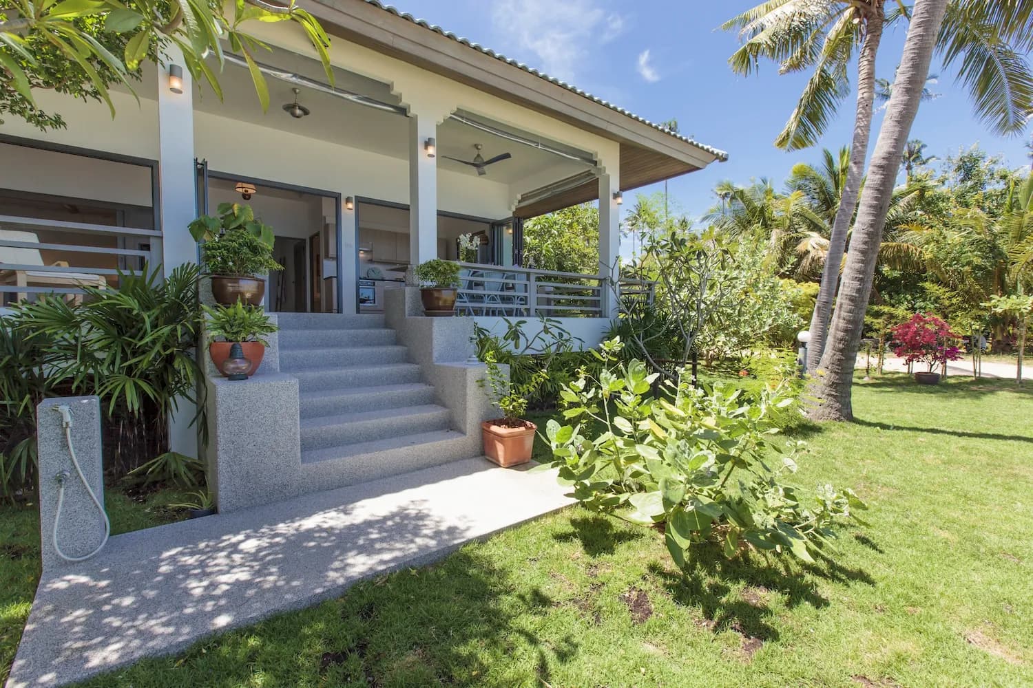 Tradewinds Beach House - 4