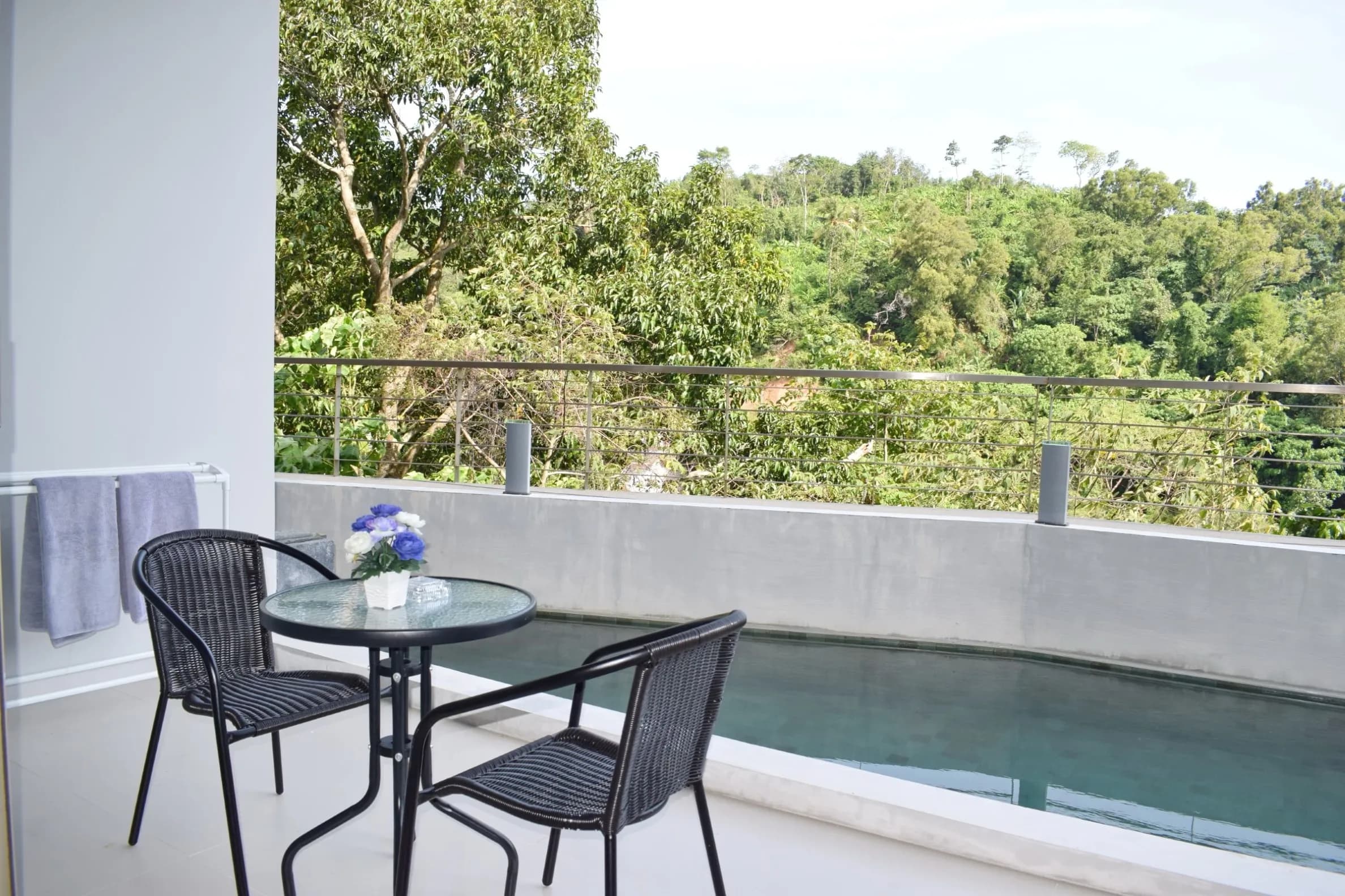 Studio Pool Access Karon Hill - G16 - 4