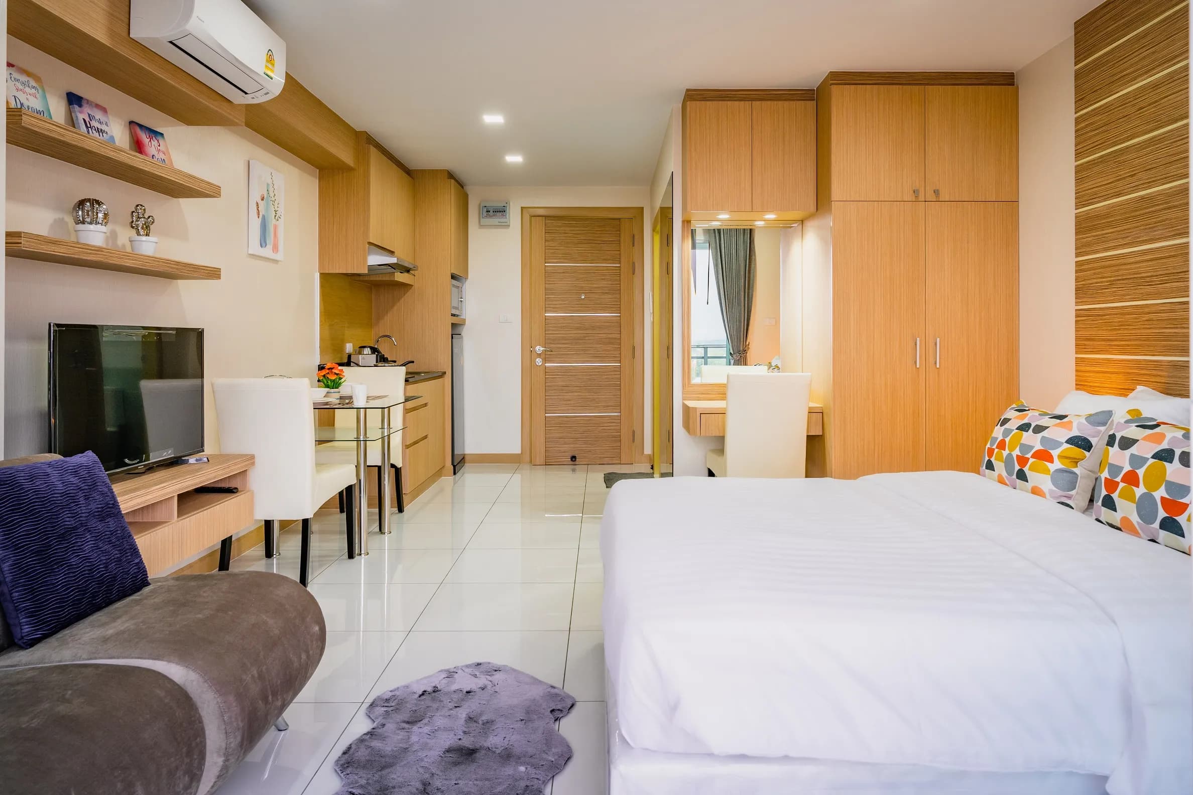 Whale Marina A805 - 5