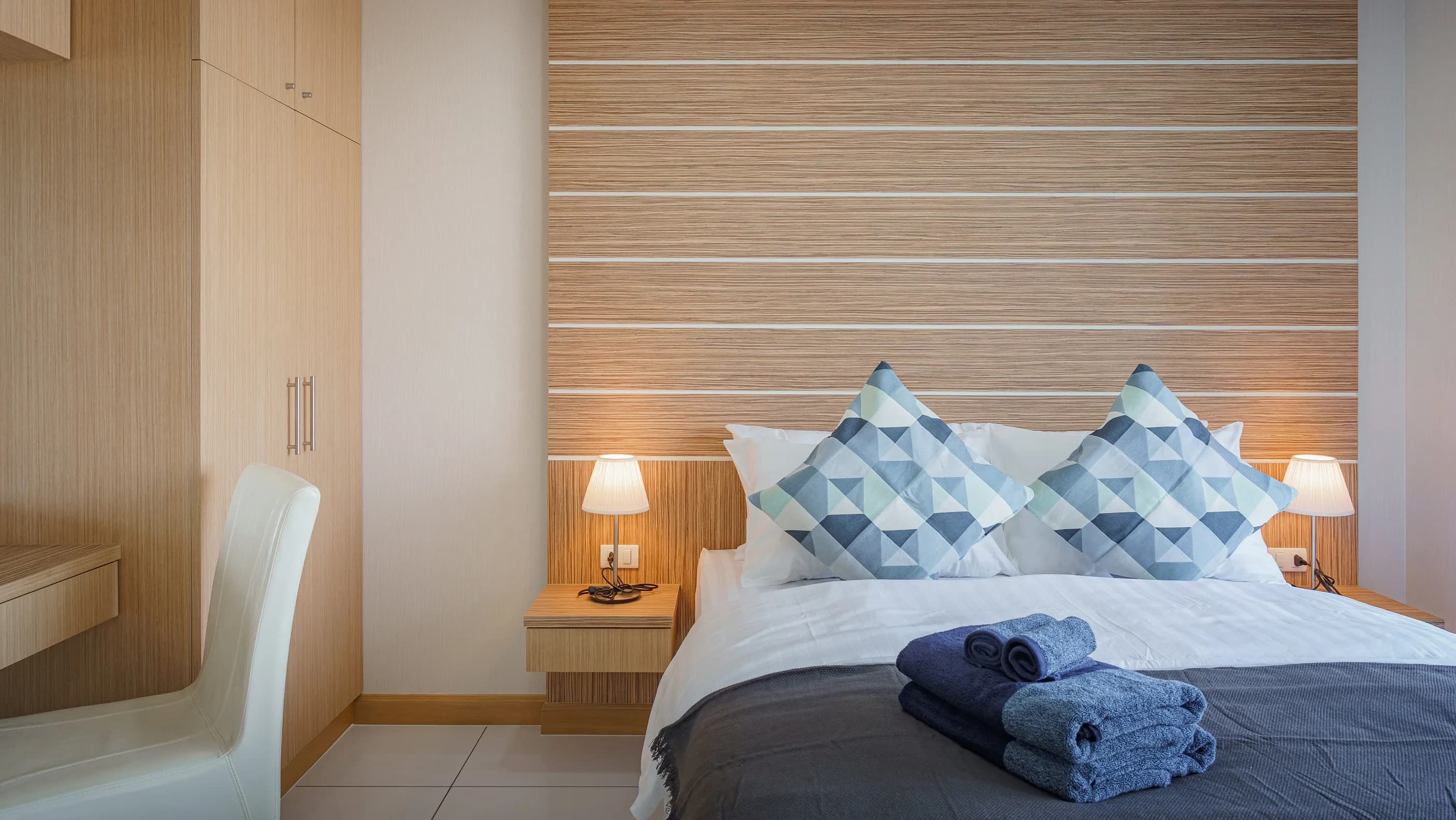 Whale Marina A705 - 4