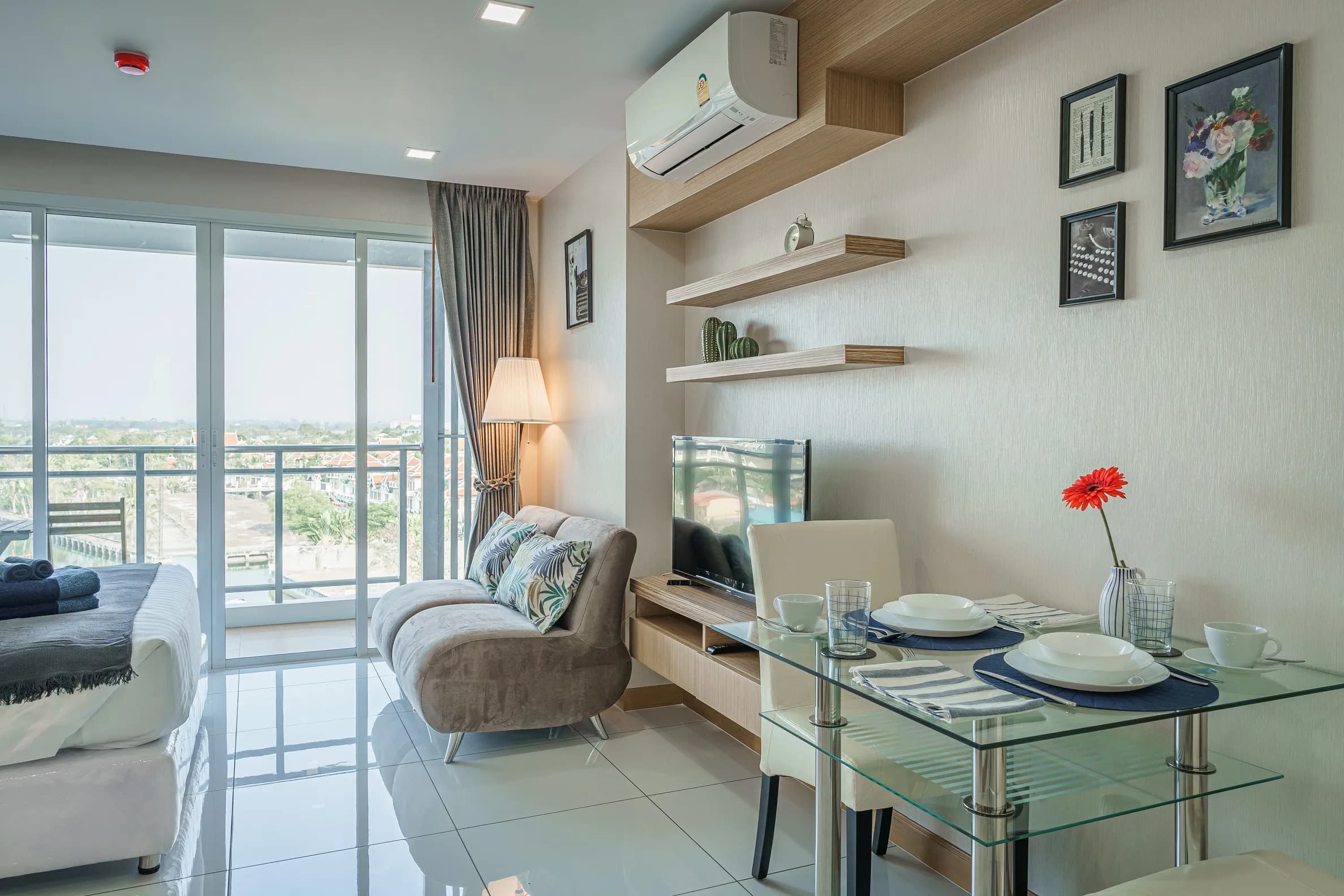 Whale Marina A705 - 5